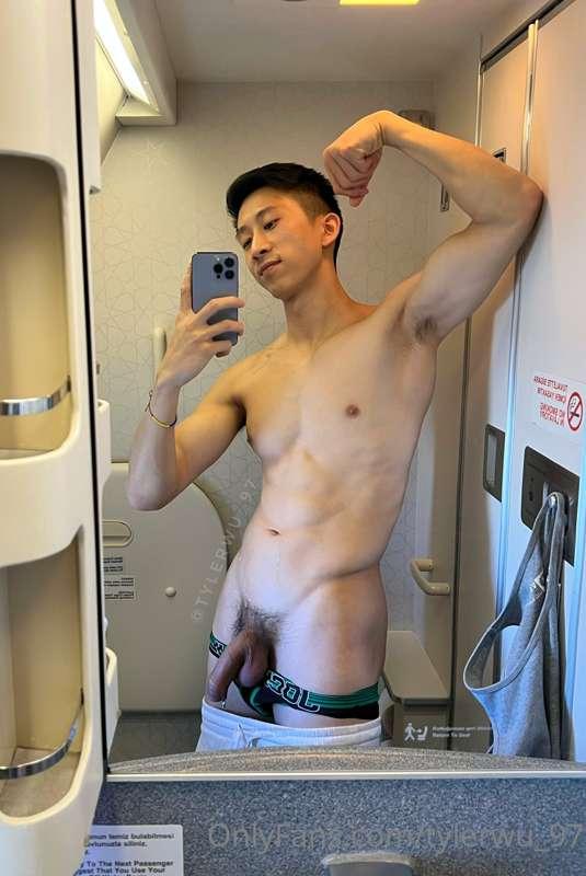 Leave a tip only if you would suck an uncut Asian cock 🍆 Fin..