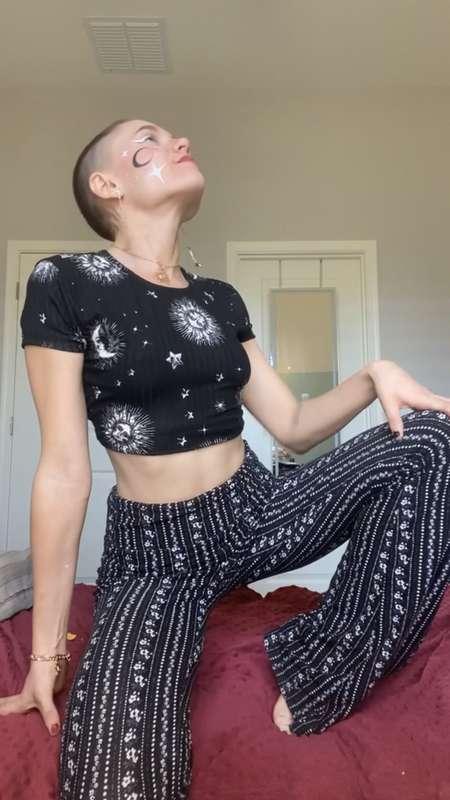And todays outfit of the day 🖤🤍🖤🤍🖤🤍🖤🤍🖤🤍🖤🤍🖤🤍🖤🤍🖤🤍