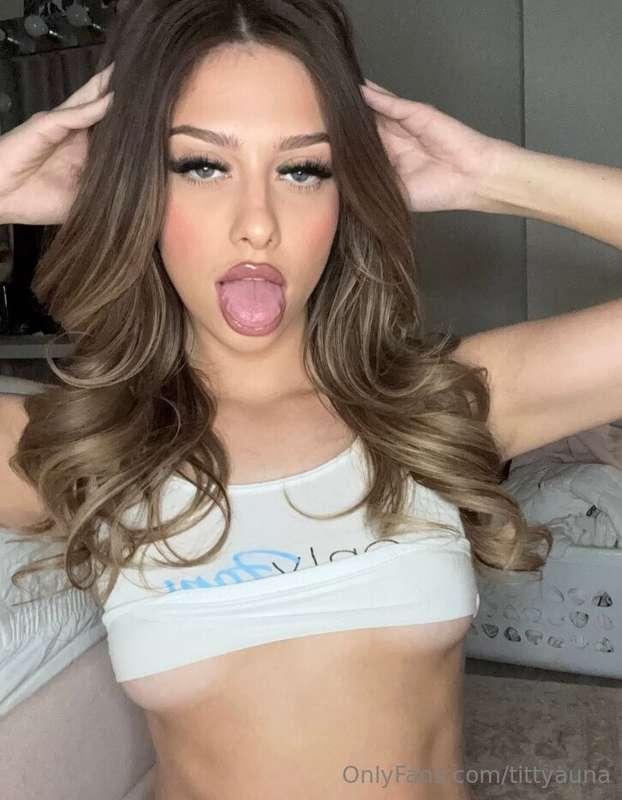 Wait WHAT?? @aprilpaigee made her VIP free and dropped her f..