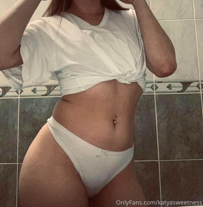 💛💛😈😈😘😘 Check out how sexy my boobs look in this lingerie !! ..