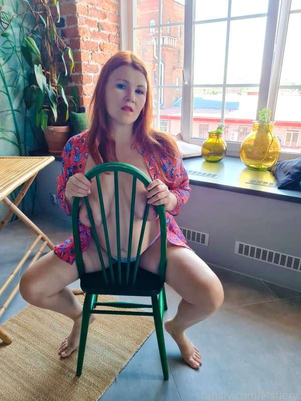 Your sexy #milf is waiting for you to suck on my #bigboobs!

#chubby #milf #redhead #boobs #nipples #fyp #feet