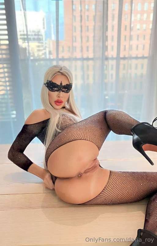 # OMG 😱 A @nikamommy is back. The slutty MILF you always wan..