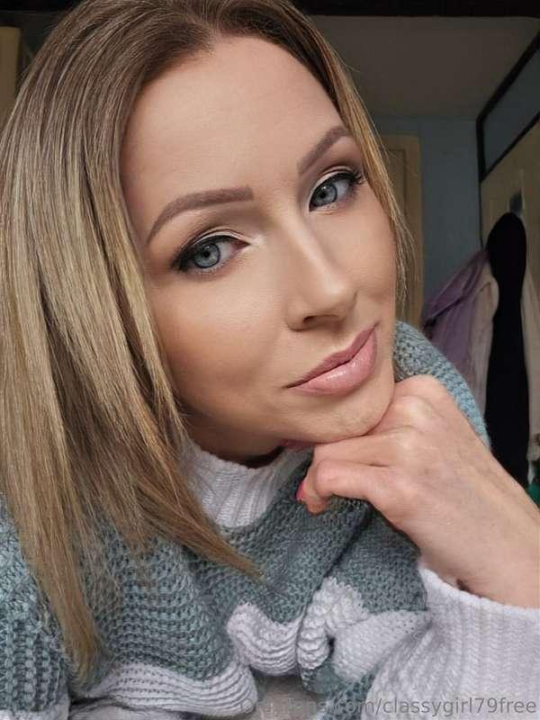 Look into my eyes..... now, am I wearing panties under here?..