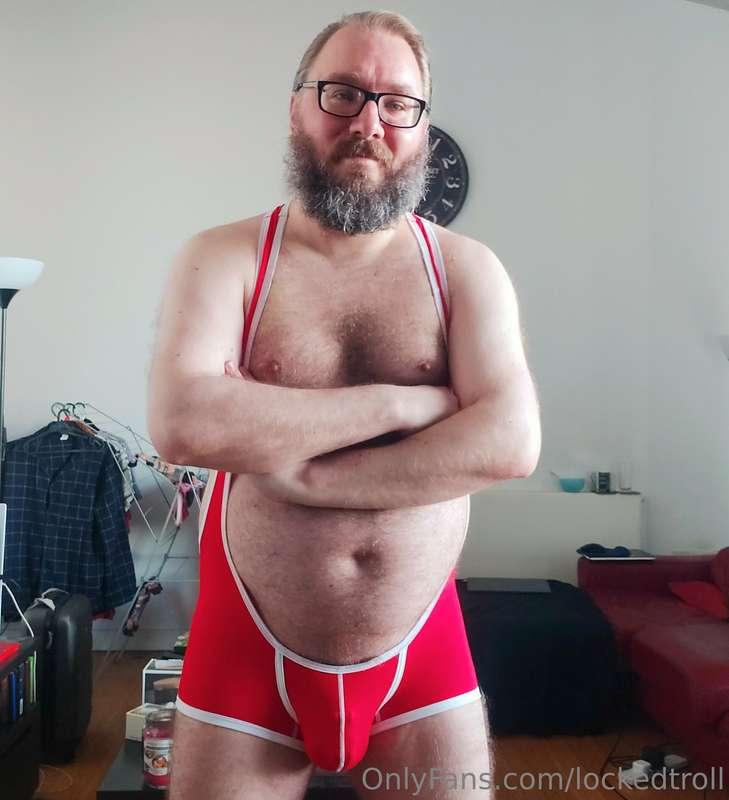 Photoset - posing in my bf's singlet 😝