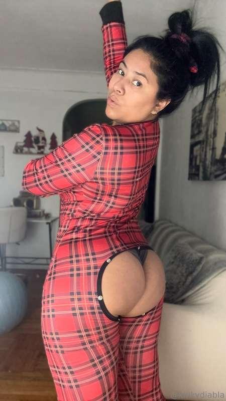 Hi papi check your messages I sent you something really nice..