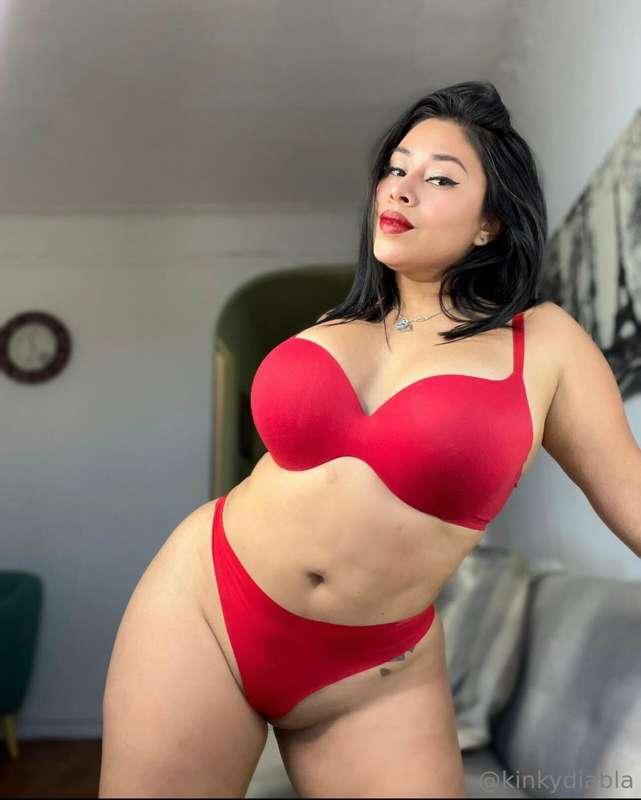 Really curious, how many of you would fuck me? Like 👍🏼 this ..