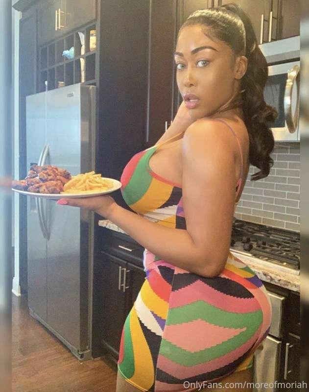 Cum here, daddy💋 Dinner is served, but I have a special dess..