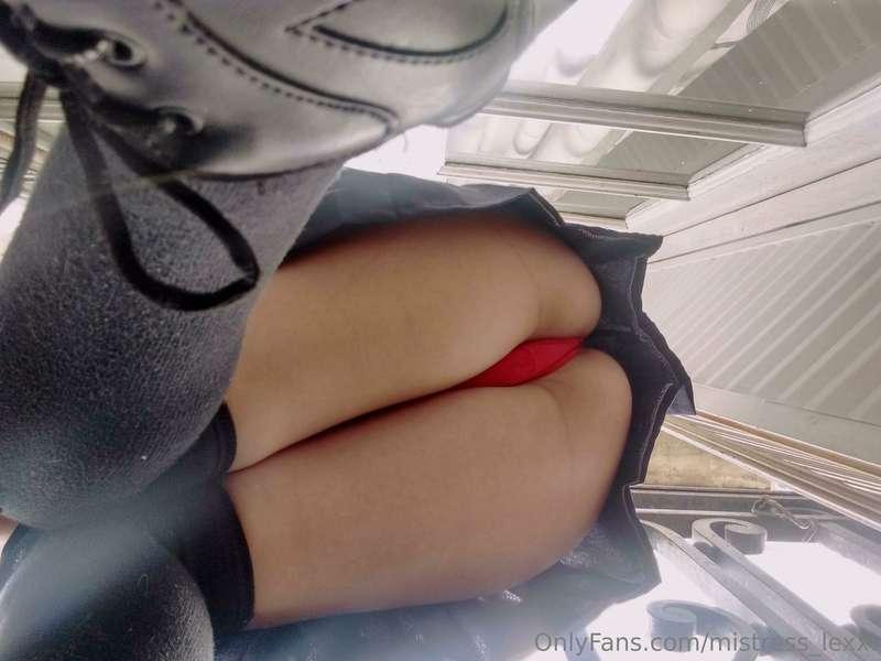 POV: you are a small one about to be squished by my giant bo..