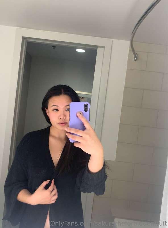 Meet me in the bathroom 