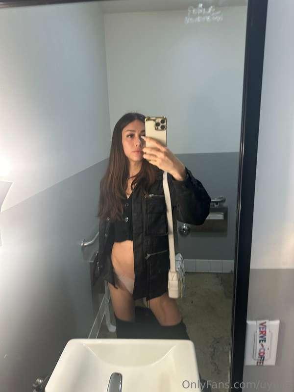 Naughty in public🙈