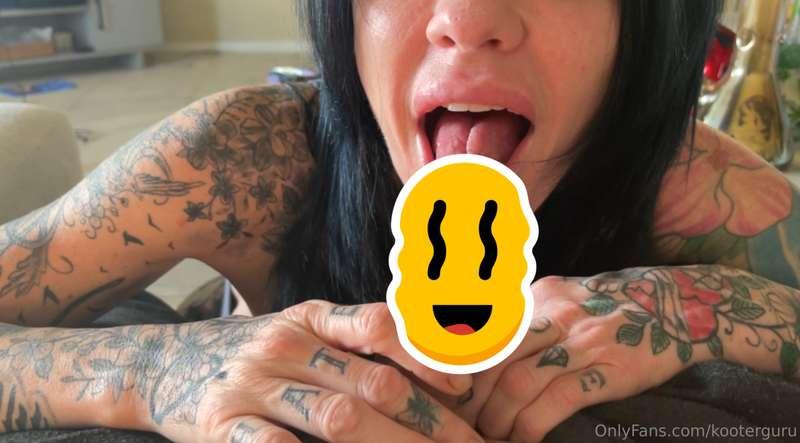 @kandieangel is sucking my cock so good! watch how she sucks..