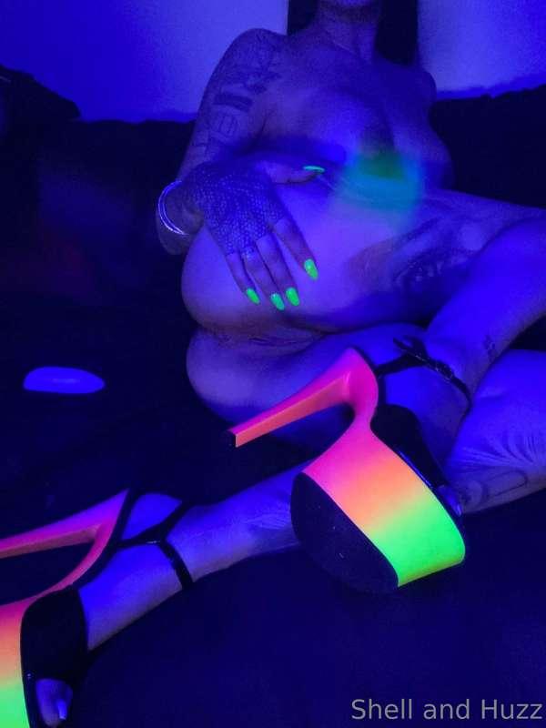 Neon dreams baby 😘