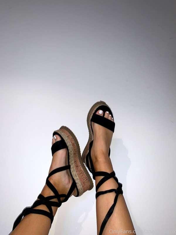 Which shoes is better ?