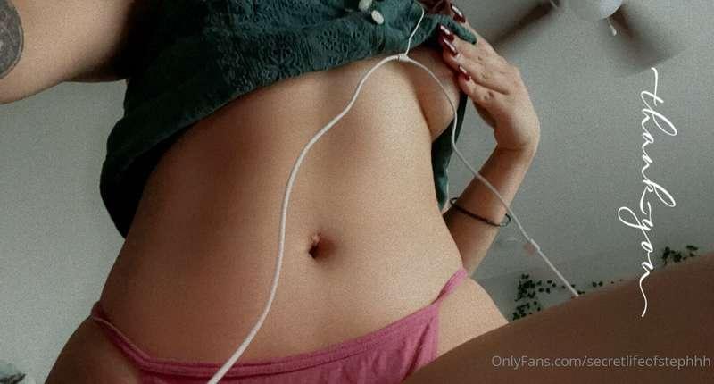 My skins so soft, I wish you could feel it with your fingert..