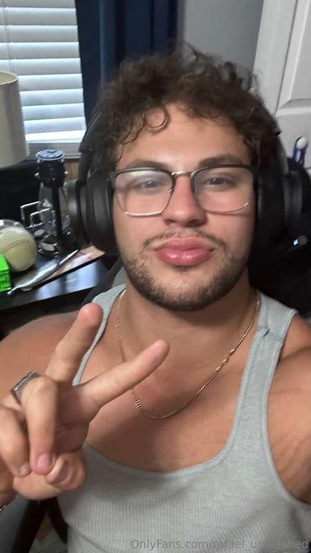 just sent out a end of the month bundle with a bunch of sex ..