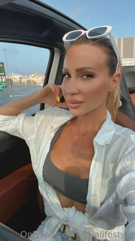 Speak with me on my PRIVATE honey 💋💋
With love ❤️
