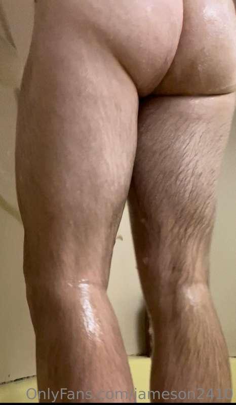 Just thought I’d give y’all a glimpse of me in the shower ea..