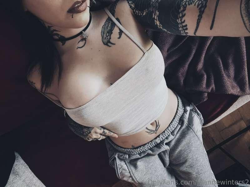 I’m available now if you wanna chat 😍