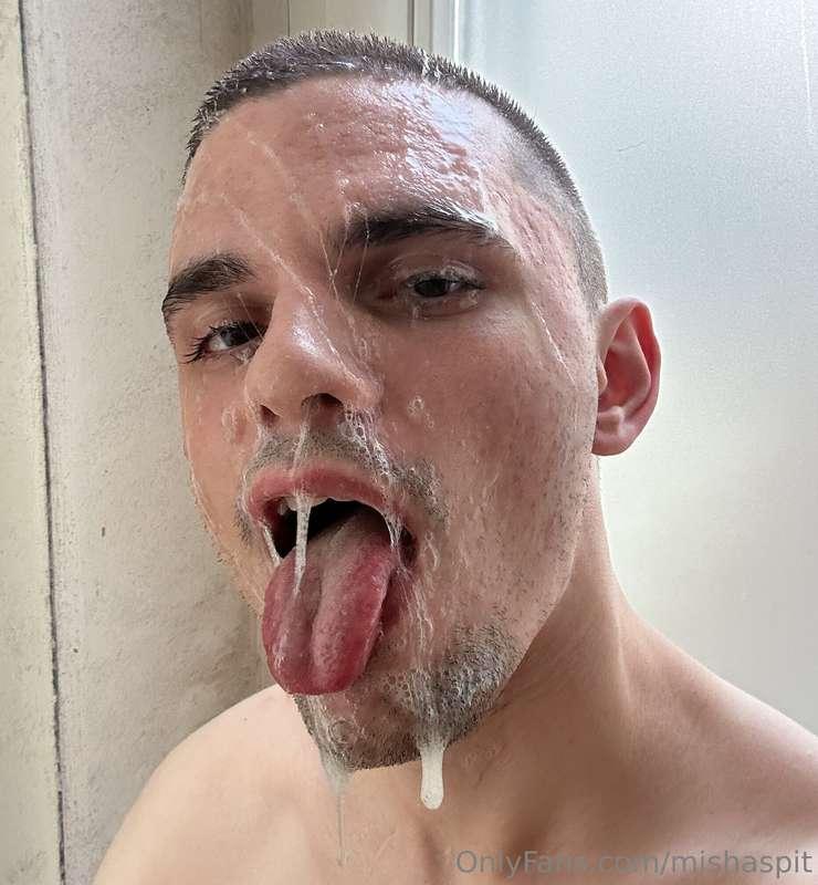 More spit vs more hair! I’ve shot some really hot content la..