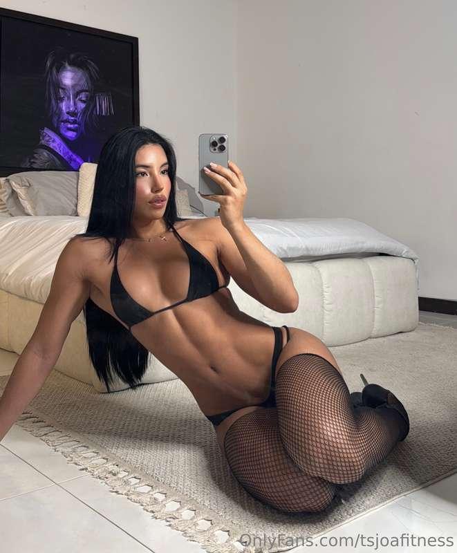 the floor asked for this angle 😋