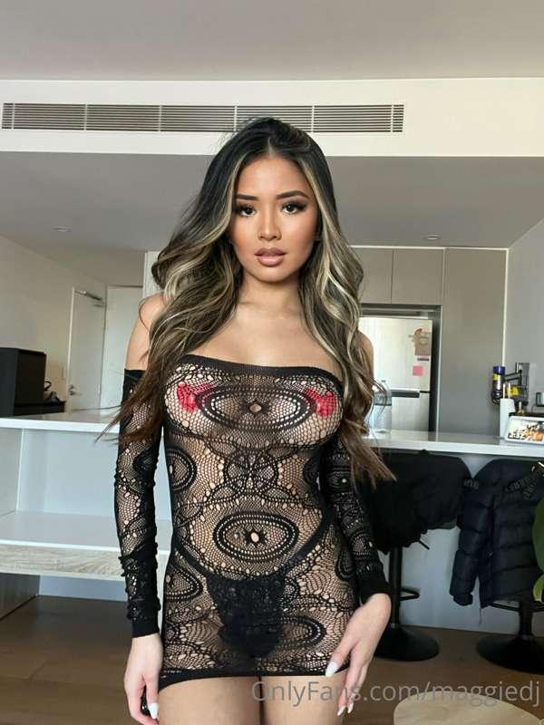 Hot new content available 🥵 DM me for full set 😈