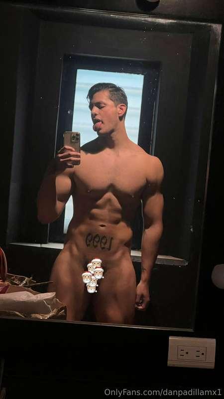 Hoy tuvimos sesión navideña 🎅🏼🙈 Quedaron muy buenas las foto..