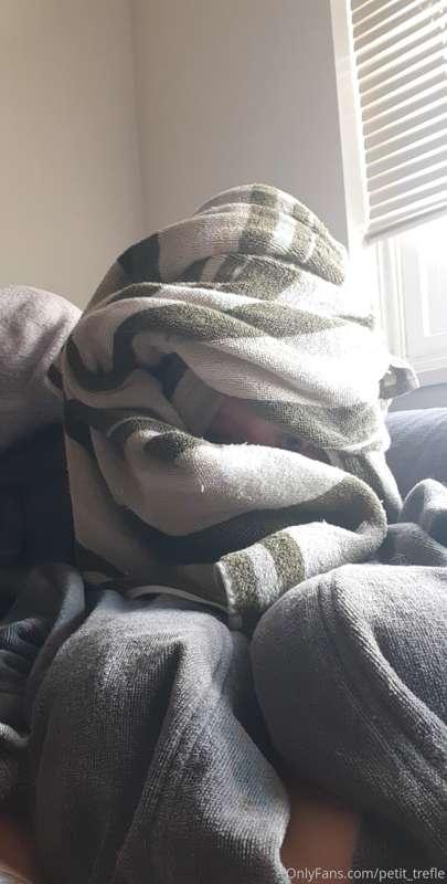 Here is a live picture of me right now (just had a shower) 😂..