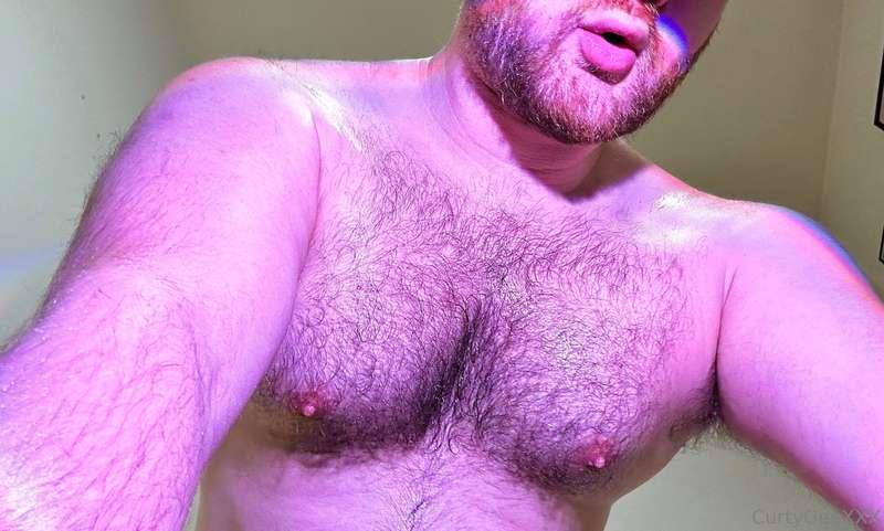 Paint my chest 💦 