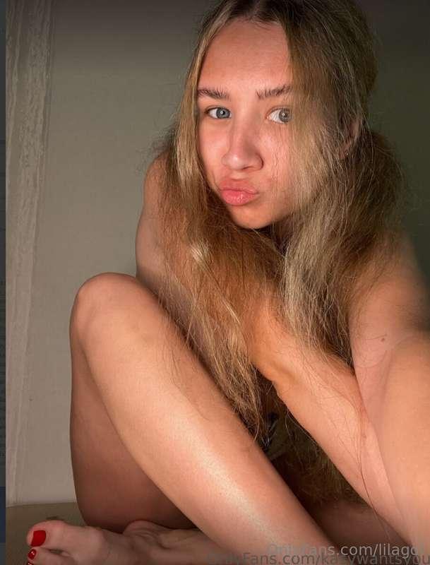 She is waiting for you👉🔥@kasywantsyou🔥 This bitch @kasywants..