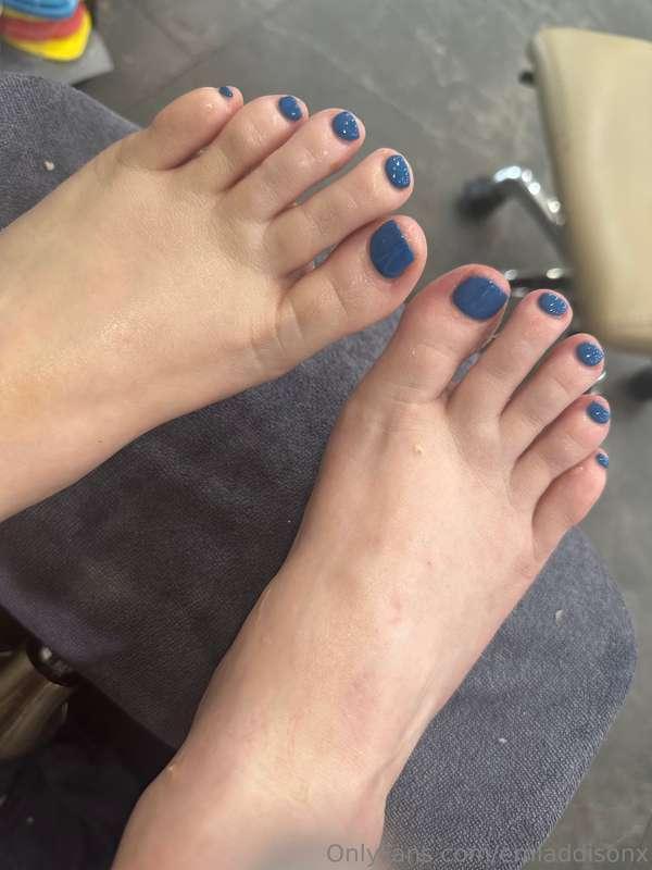 Who wants to give them some love? 🥵