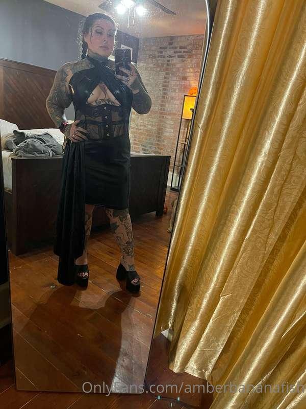 I’m loving these dresses. Tell me how much you love them too..