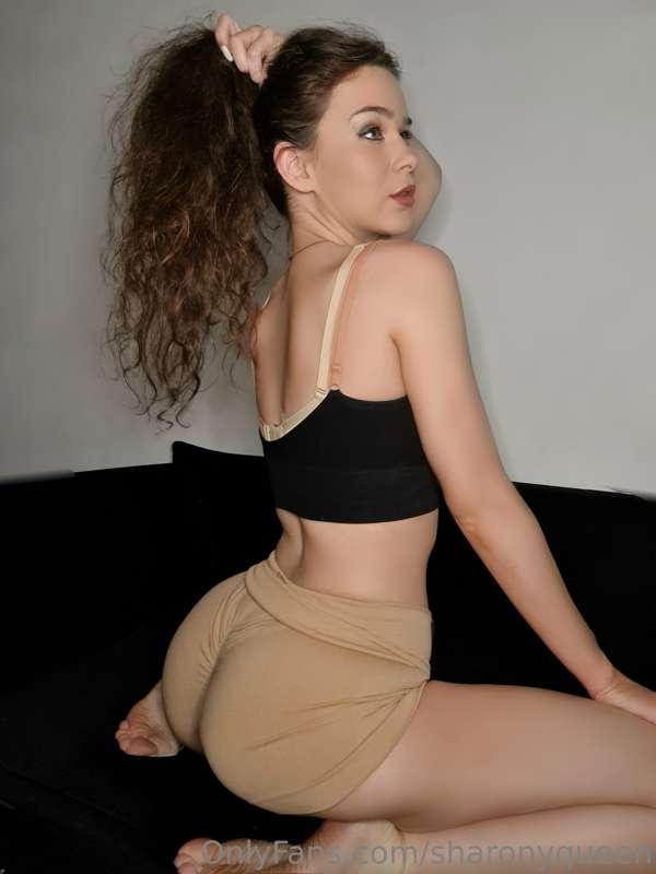 Hold my hair, and watch.... 🍑 🍆 💦