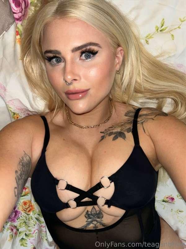 Lazy day 🖤 http://onlyfans.com/TeaganOF