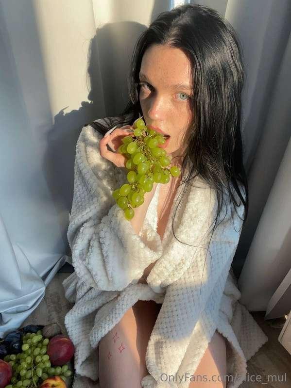 What is your favorite fruit?🍇