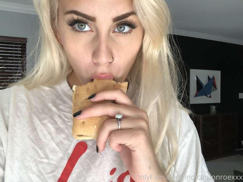 Goooooood morning my loves 🥰 such a great day outside and I’..