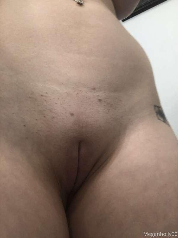 Before the shower pics , come fuck me in the shower 🧼