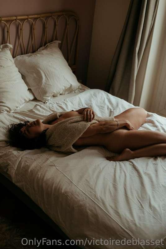 Avec ou sans le pull ? By Moreni Nelson