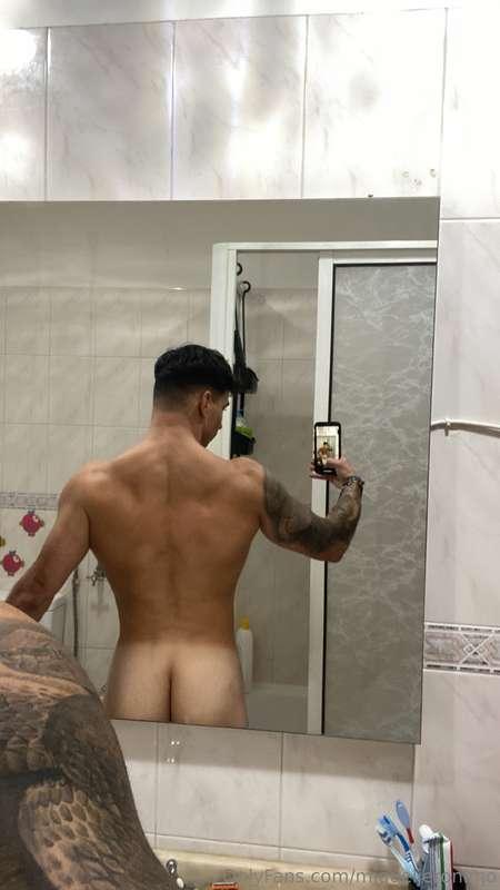 back 😏🍑