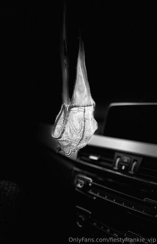 Just popped out to the car for a naughty lunchtime break 🫦