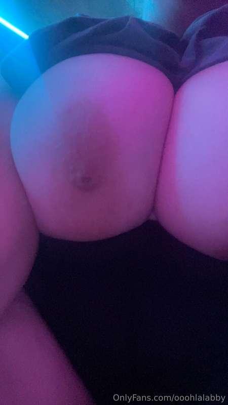 Wanna squeeze my boob?? I know you do.