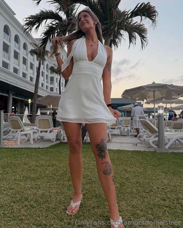 Can you tell i'm not wearing any panties under this dress?🤭