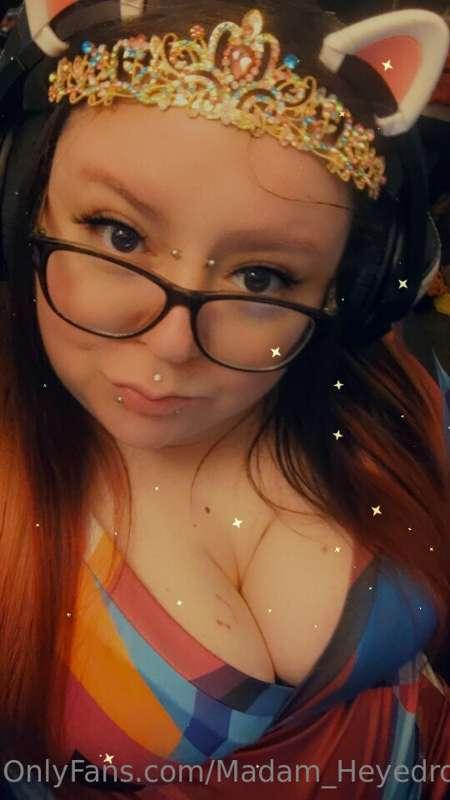 TITTY TUESDAY IS LIVE!!! Tips get a FREE month to my VIP pag..