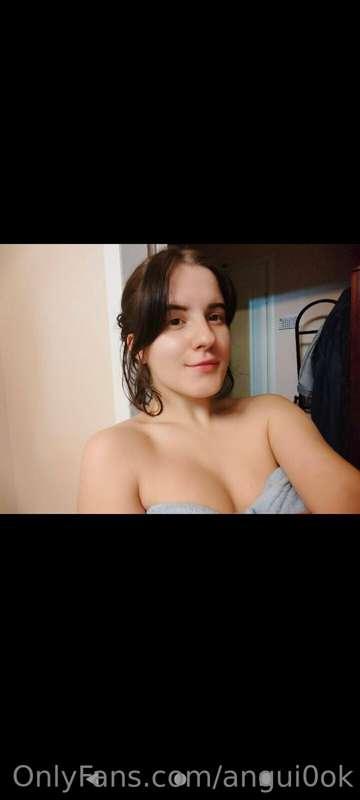 Fit cutie @elly_yes needs somebody to have fun😈

And she gon..
