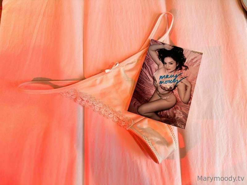 Are you interested in a worn panty? 💌 DM me for more info!