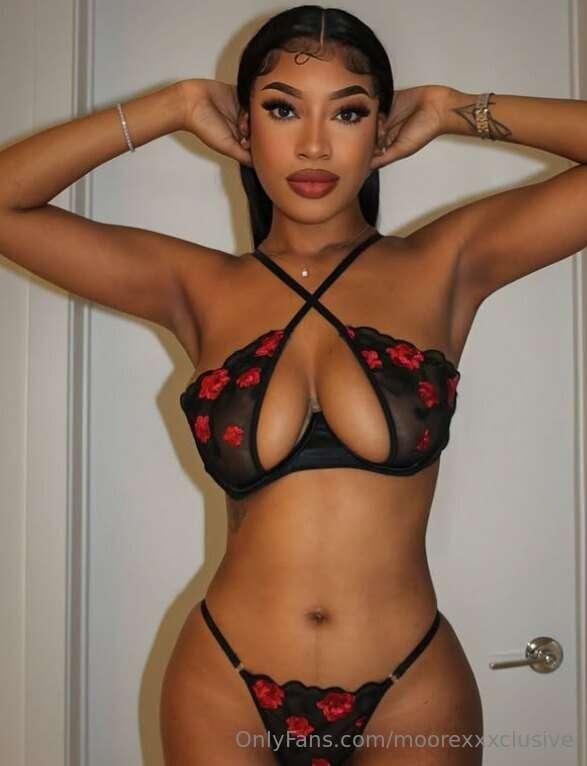 On my naughty girl shiiii tonight 😈 hit my dm 💋