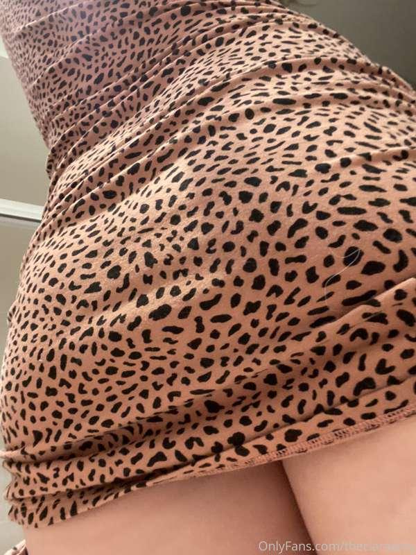 A peak under my dress 😋