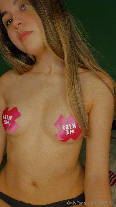 See all my pics (more 1300) and more 80 videos!!!  For only ..