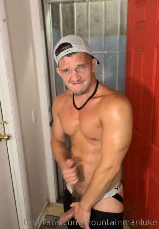 I just need a nice hole to slide into 💪🏻🍆😈😛