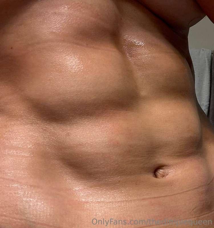 Post shower 🚿 Abs are starting to show upppp #ABS Getting le..