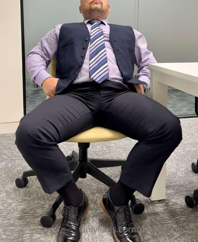 thesuitedboss image #8